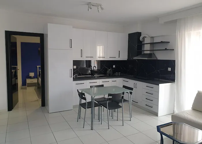 Manolis Thessaloniki Dream House - Explore Kalamaria! *