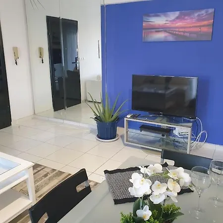 Manolis House